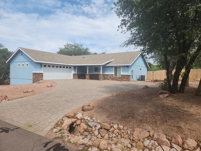 Building Photo - Beautiful 3 Bed / 2 Bath New Site Built Ho...