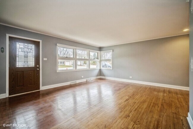 Foto del edificio - Renovated 3 bedroom home in award winning ...