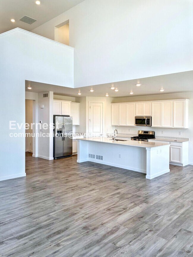 Building Photo - Spacious Home with Stainless Steel Appliances and Fenced Yard