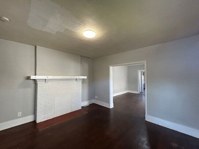 Building Photo - 1337 Pursell Ave