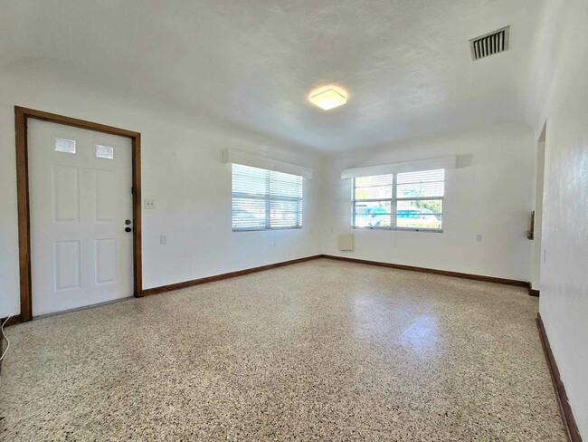 Building Photo - BEACON TRIPLEX