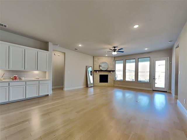 Building Photo - 721 Precious Dr