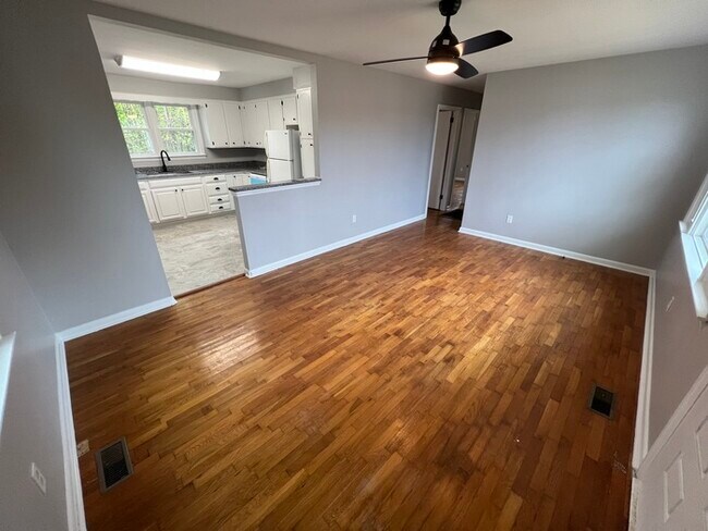 Foto del edificio - 234 Broadview Dr