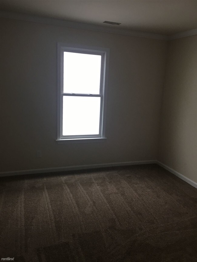 Building Photo - 4 br, 2 bath House - 2102 Marshall Ave