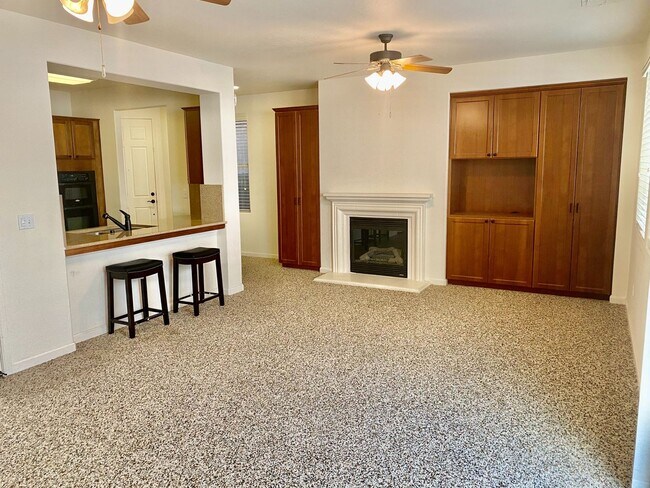 Foto del edificio - 3/2 in North Clovis Gated Community