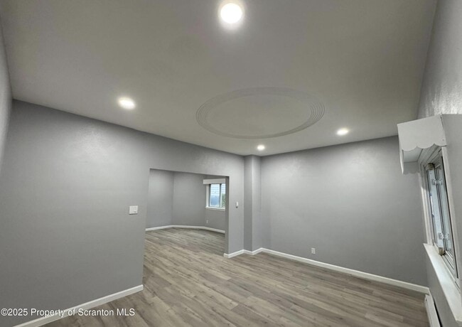 Foto del edificio - 342 N Main St