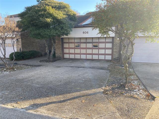 Foto del edificio - 606 Old Country Rd