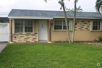 Building Photo - 6425 SW 22nd Ct