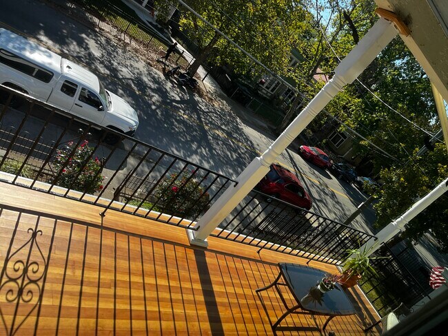 Foto del edificio - 3826 Eastern Ave