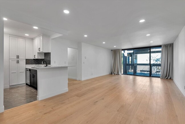 Building Photo - 8650 Gulana Ave