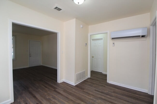 Building Photo - 2BR Cottage Home with LVP Flooring Throughout, Bonus Sunroom, Covered Parking & Low-Maintenance L...