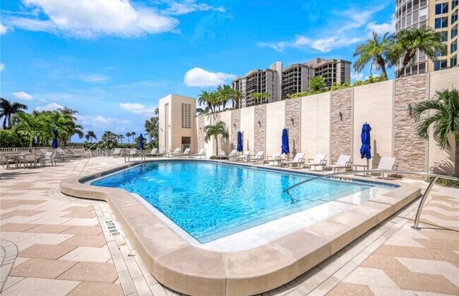 Building Photo - 4451 Gulf Shore Blvd N