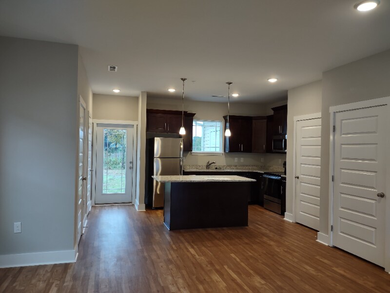 Foto principal - 1021 Wells Way