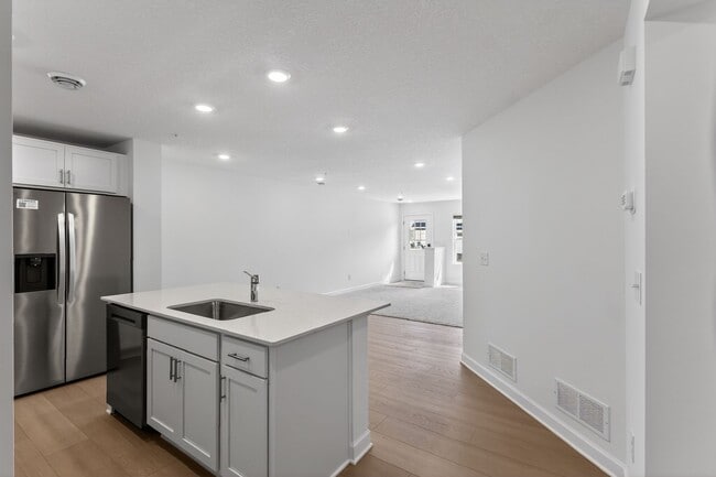 Foto del edificio - New Construction Townhome!!!