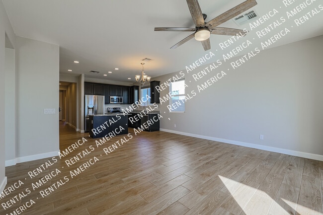 Building Photo - 37661 N Bentgrass Rd