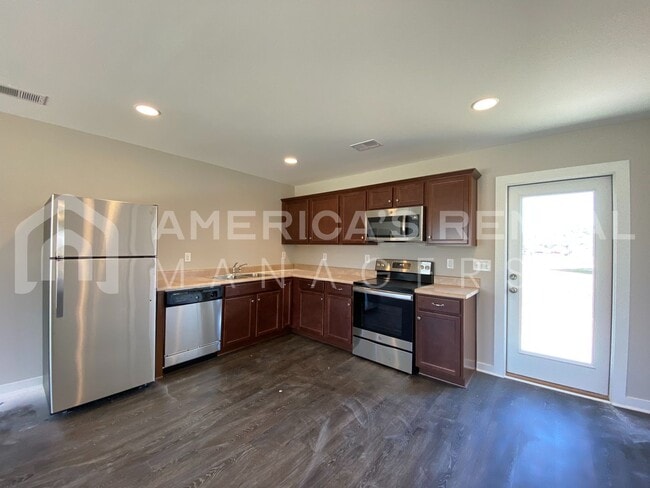 Building Photo - Home for Rent in Talladega, AL!  Available...