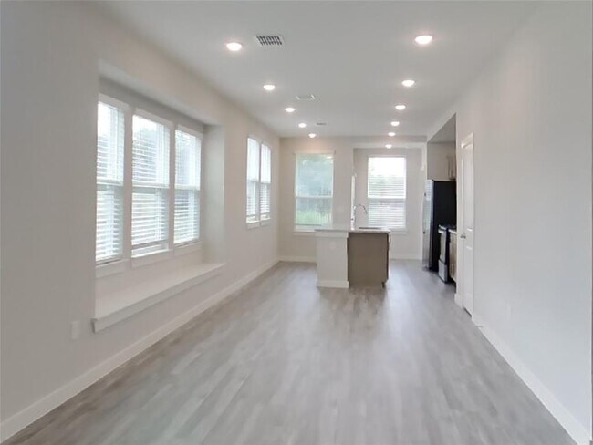 Building Photo - 544 Raglands Rd
