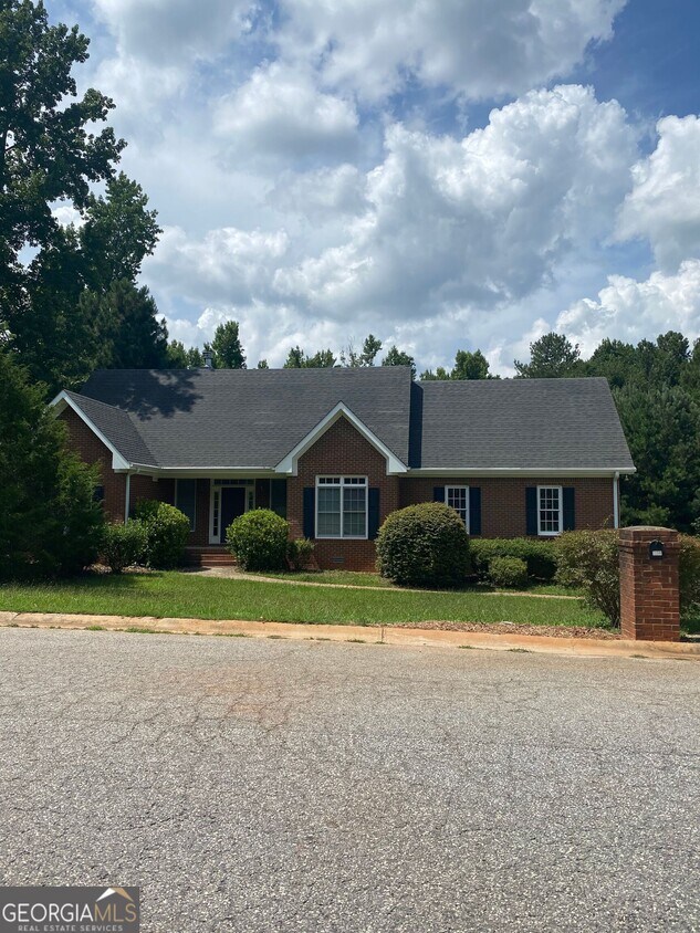 Foto principal - 460 Brickleberry Ridge