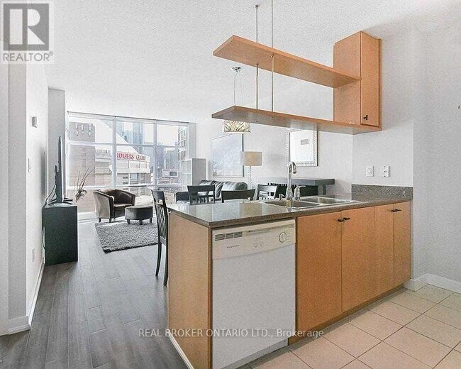 Building Photo - 1512-10-910 Navy Wharf Ct