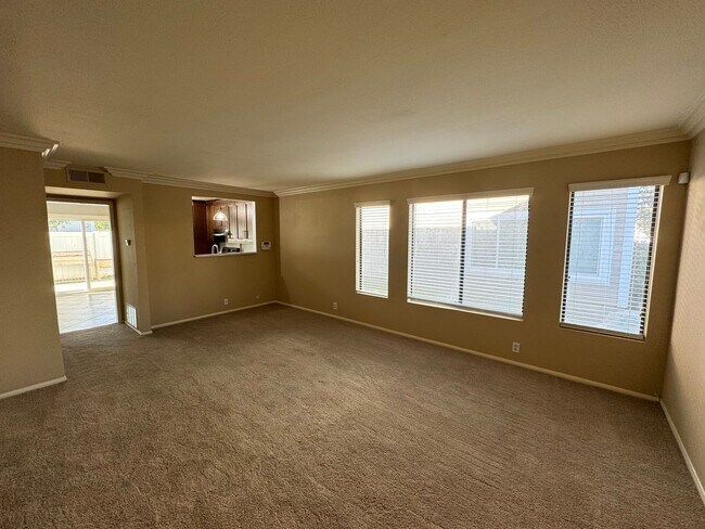 Foto del edificio - Beautiful 2Bd/1.5Ba Townhome in Orange w/A...
