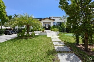 Building Photo - 120 Buttonwood Dr