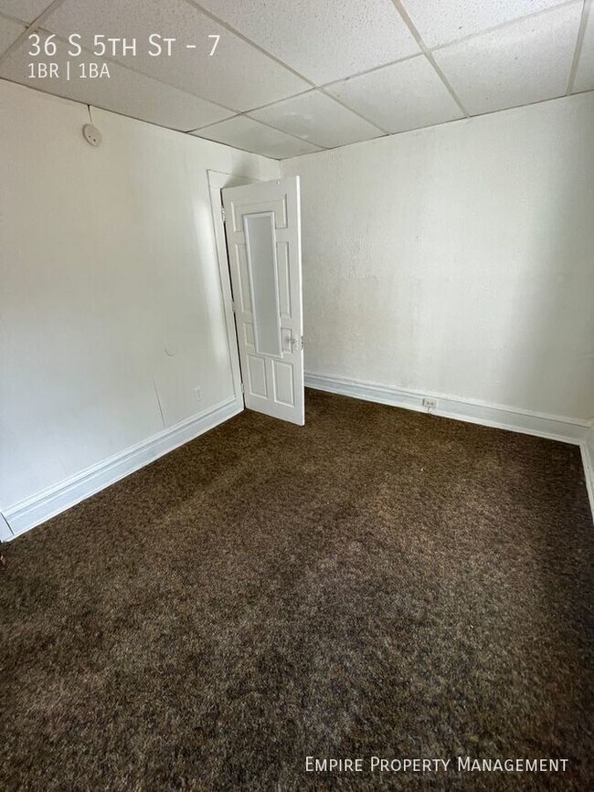 Foto del edificio - 36 S 5th St