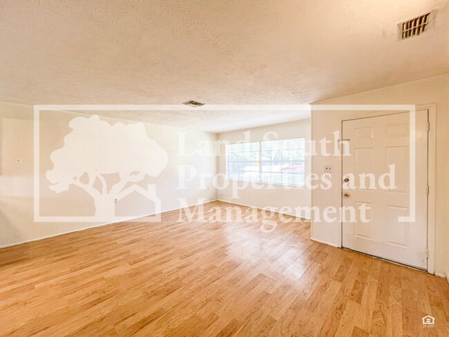 Foto del edificio - 725 W Daughtery Rd