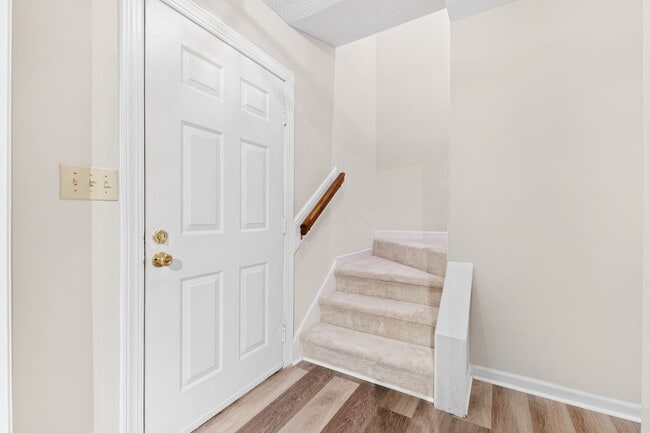 Building Photo - 3-Bedroom Home for in Cary – Close to Downtown!