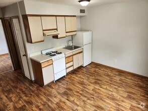 Building Photo - 1706 Tippecanoe Dr