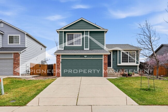 Spacious Home with Central AC and Washer/Dryer - Spacious Home with Central AC and Washer/Dryer