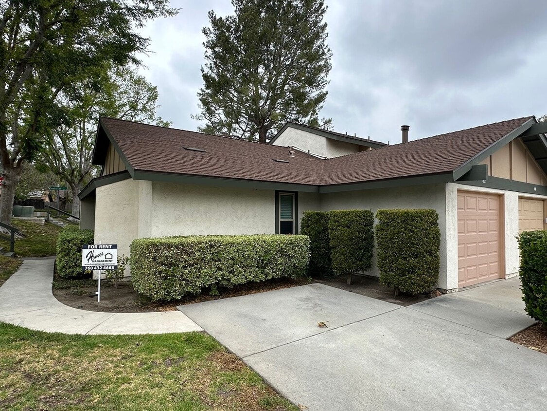 542 Smoketree Glen, Escondido, CA 92026 Townhome Rentals in Escondido