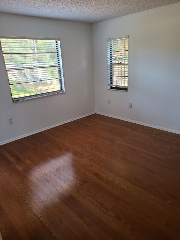 Foto del edificio - 5647 Summerside Ln