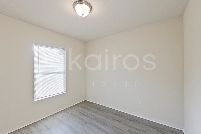 Building Photo - 5047 Sandy Hill Dr