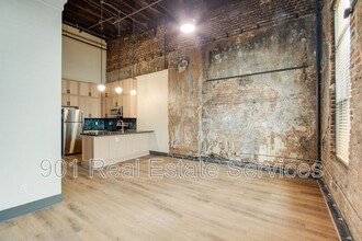 Building Photo - 124 Monroe Ave