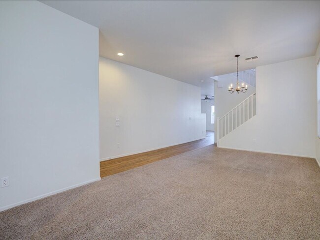 Foto del edificio - 4 Bedroom 2.5 Bathroom- 2 Story
