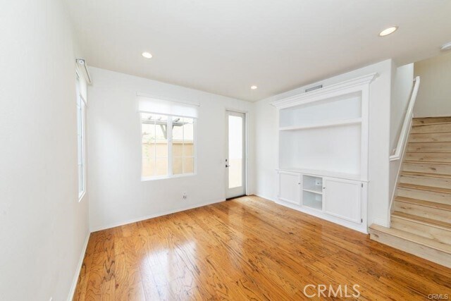 Building Photo - 72 Chantilly