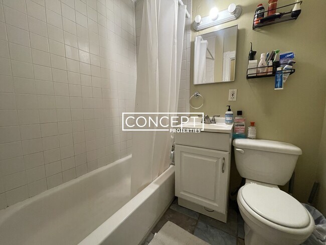 Foto del edificio - 6 Shepherd Ave