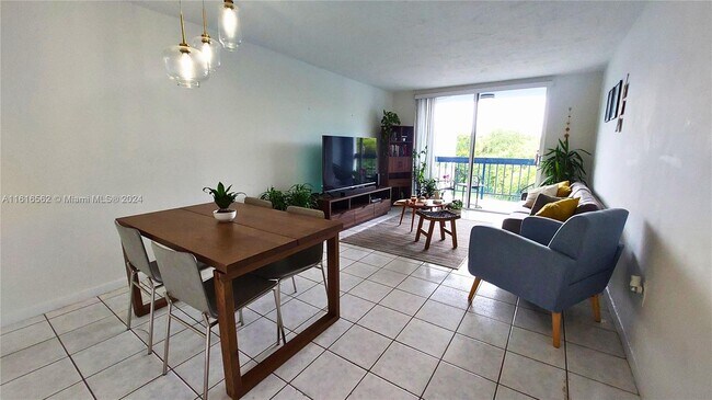 Foto del edificio - 9440 Fontainebleau Blvd