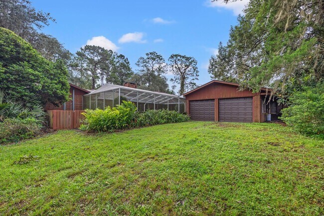 Building Photo - SO MANY POSSIBILITIES