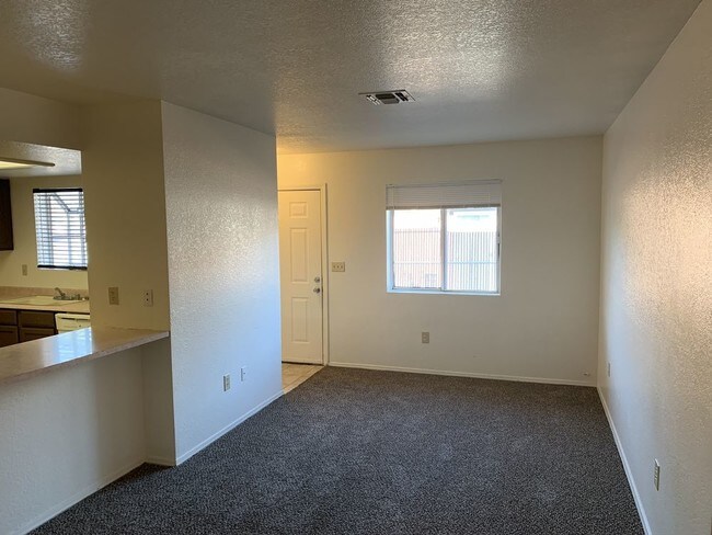 Foto del edificio - Tenant turner