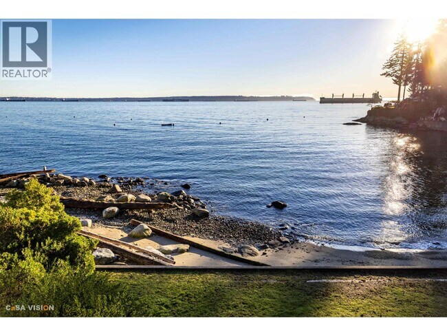 Photo du bâtiment - 3390 Radcliffe Ave