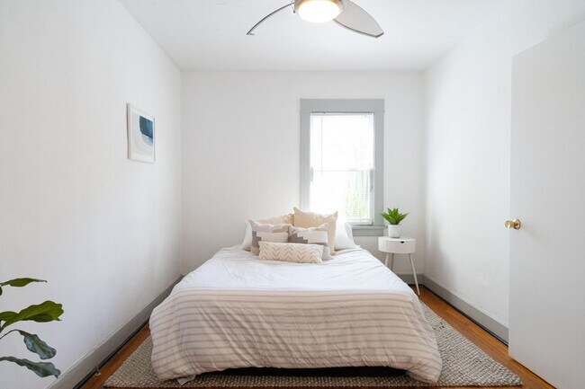 Interior Photo - 2008-2012 S. Strongs Dr