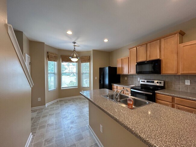 Foto del edificio - Gorgeous 2 bedroom 2.5 bathroom end unit 2...
