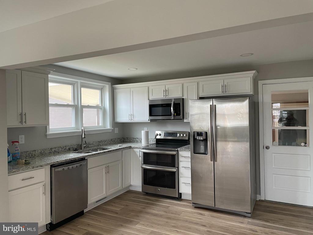 Foto principal - 7087 Winchester Ave