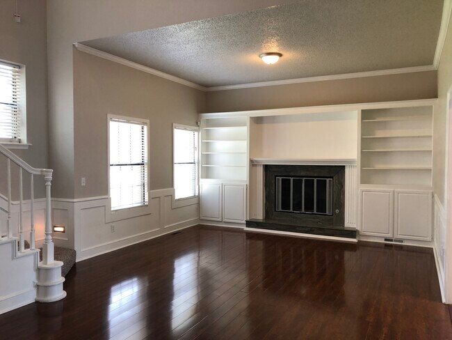 Sala de estar muy cómoda - 7317 W 35th St
