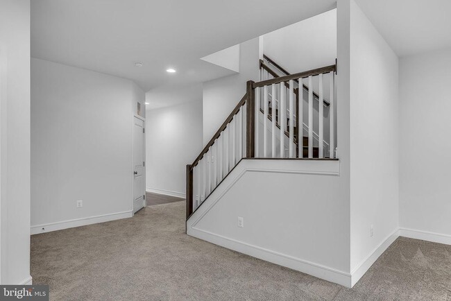 Building Photo - 23035 Sullivans Cove Sq