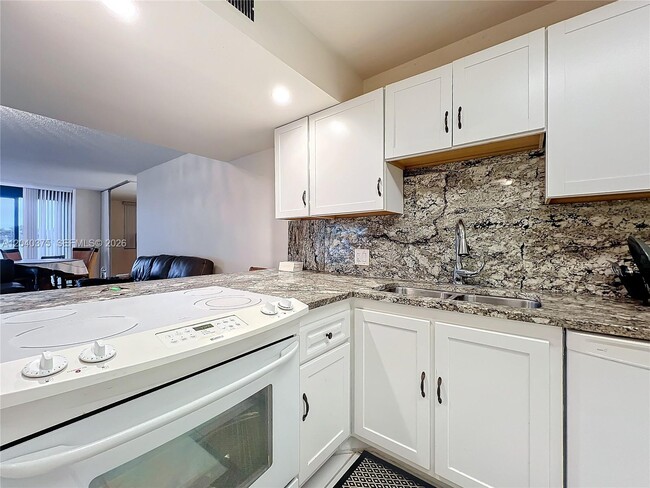 Building Photo - 4545 Luxemburg Ct