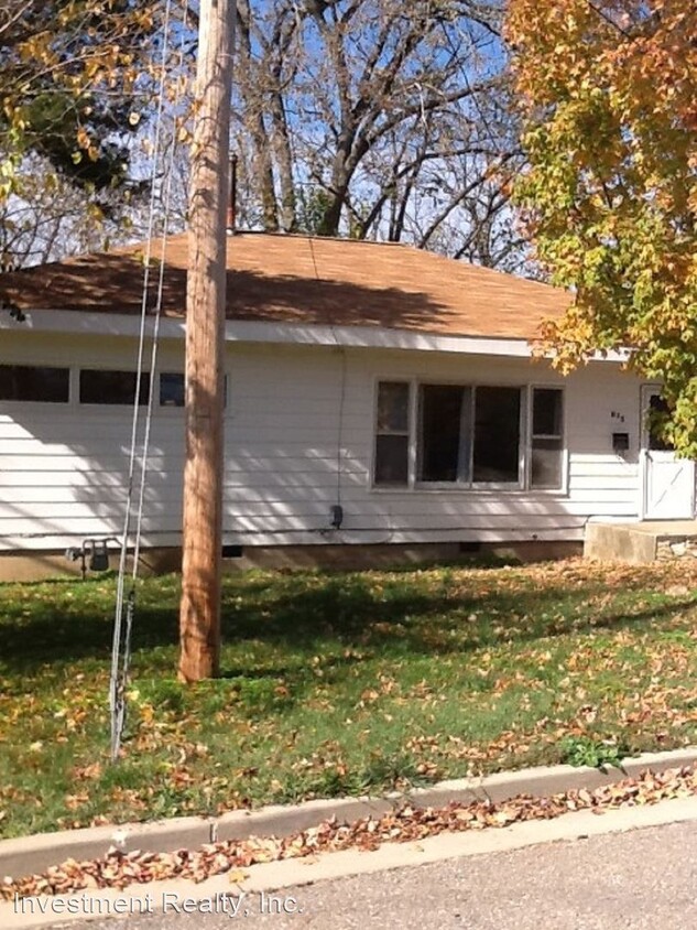 Primary Photo - 3 br, 1 bath House - 104 S Main St