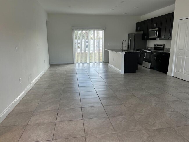 Foto del edificio - 449 Marion Oaks Ln