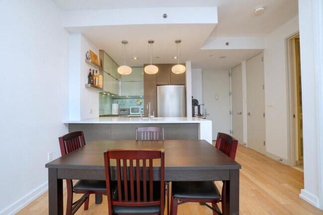 Building Photo - 2 bedroom in Long Island City NY 11101